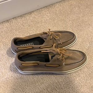 Brown/tan Sperry boat shoes size 7.5
